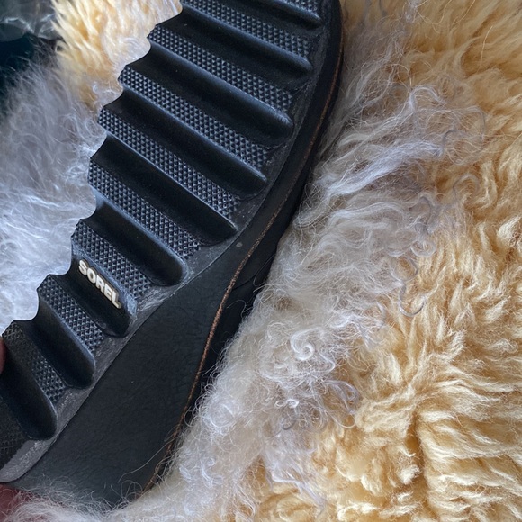 Sorel Mongolian fur - Picture 5 of 11